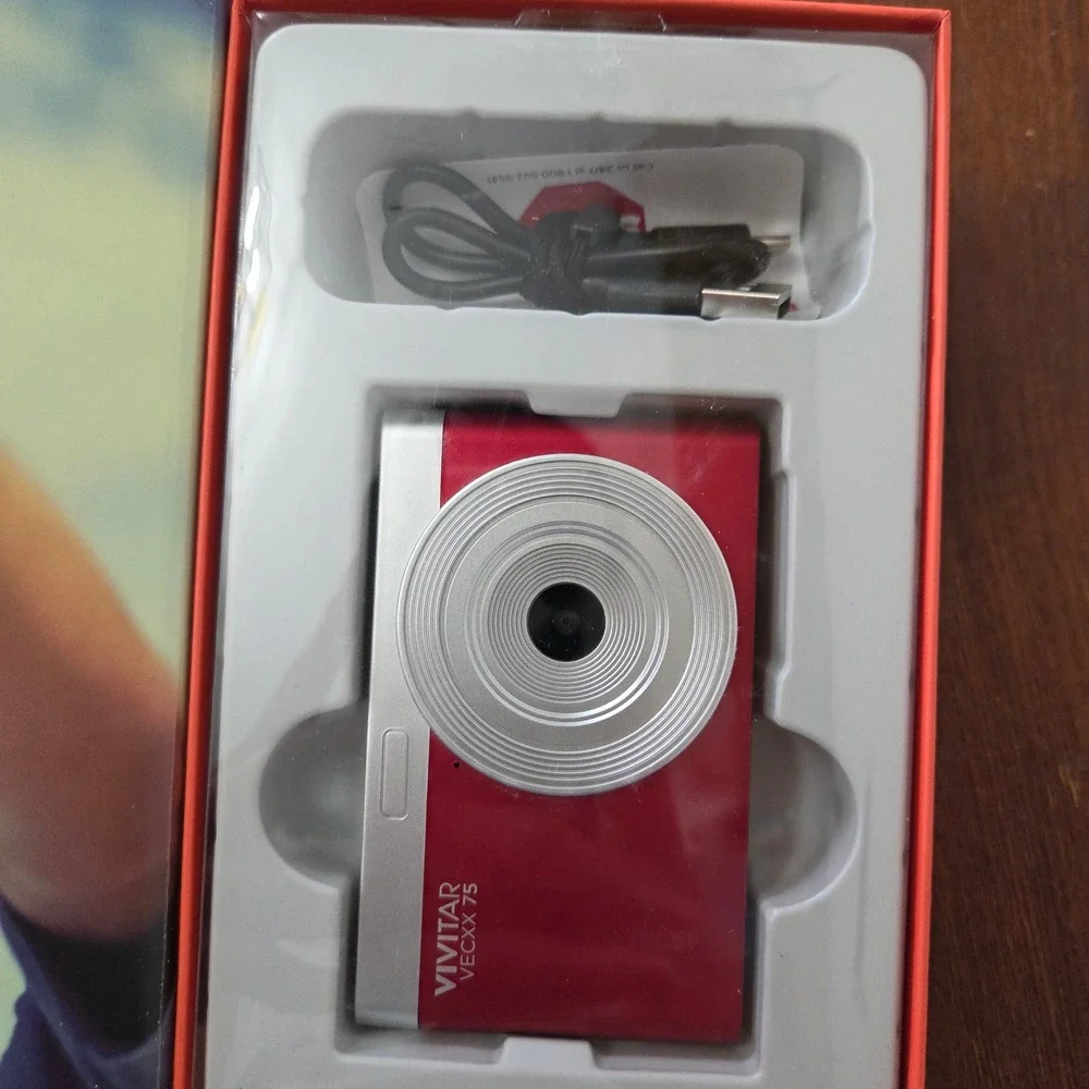Vivitar SnapShot‎ Digital Camera Red Rechargable Battery 2.0